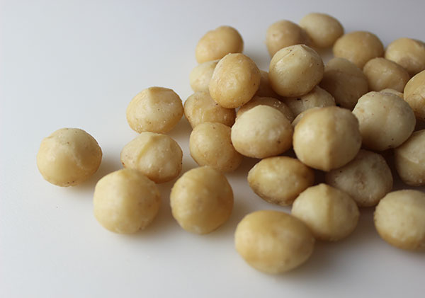 nuts-and-seeds-macadamia
