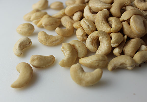 types-of-nuts-cashews